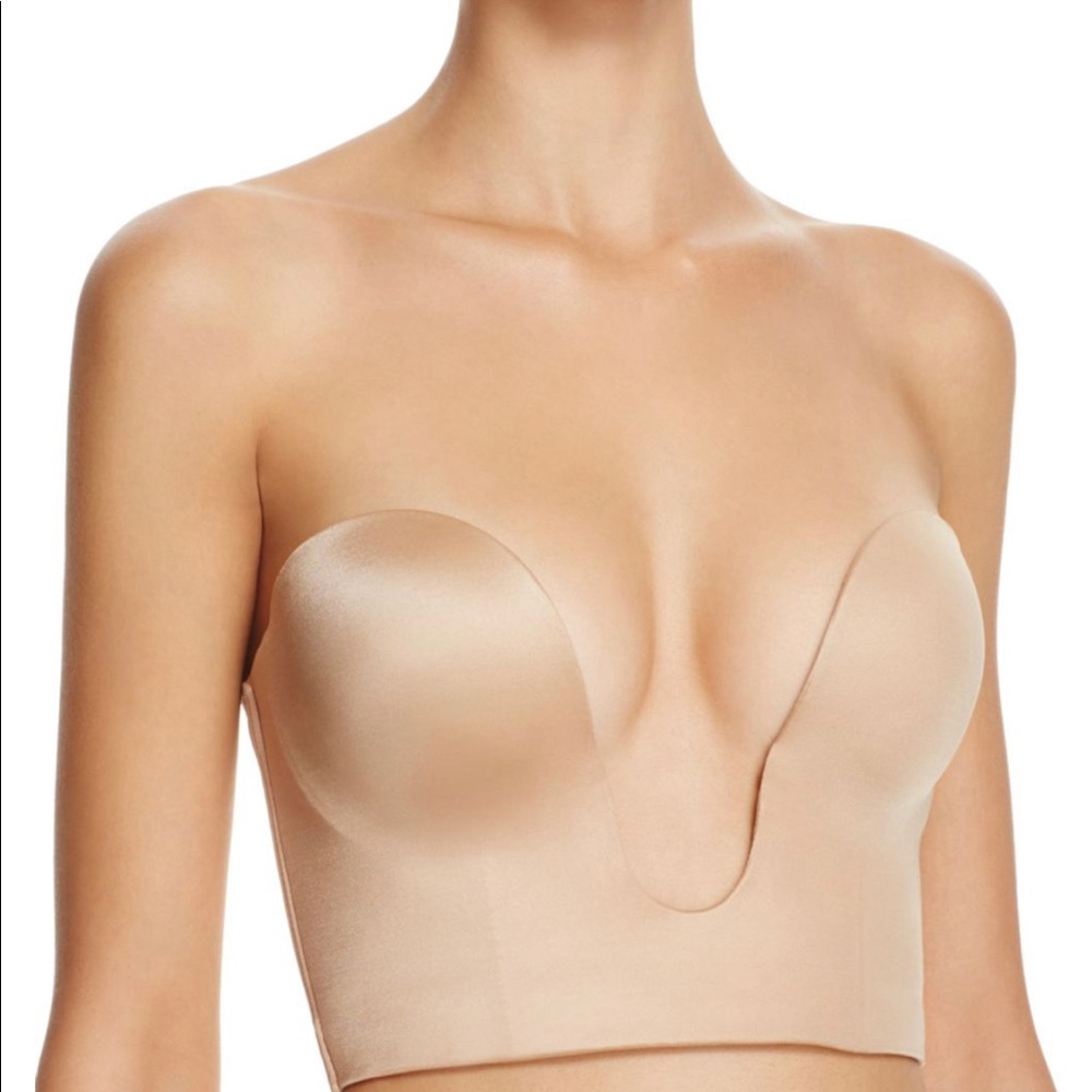 Low back and front strapless bra nude